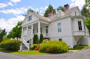 Visit the Historical Home of an American Poet, Writer, Historian, Biographer of Abraham Lincoln, and Social Activist @ Carl Sandburg Home National Historic Site | Flat Rock | North Carolina | United States